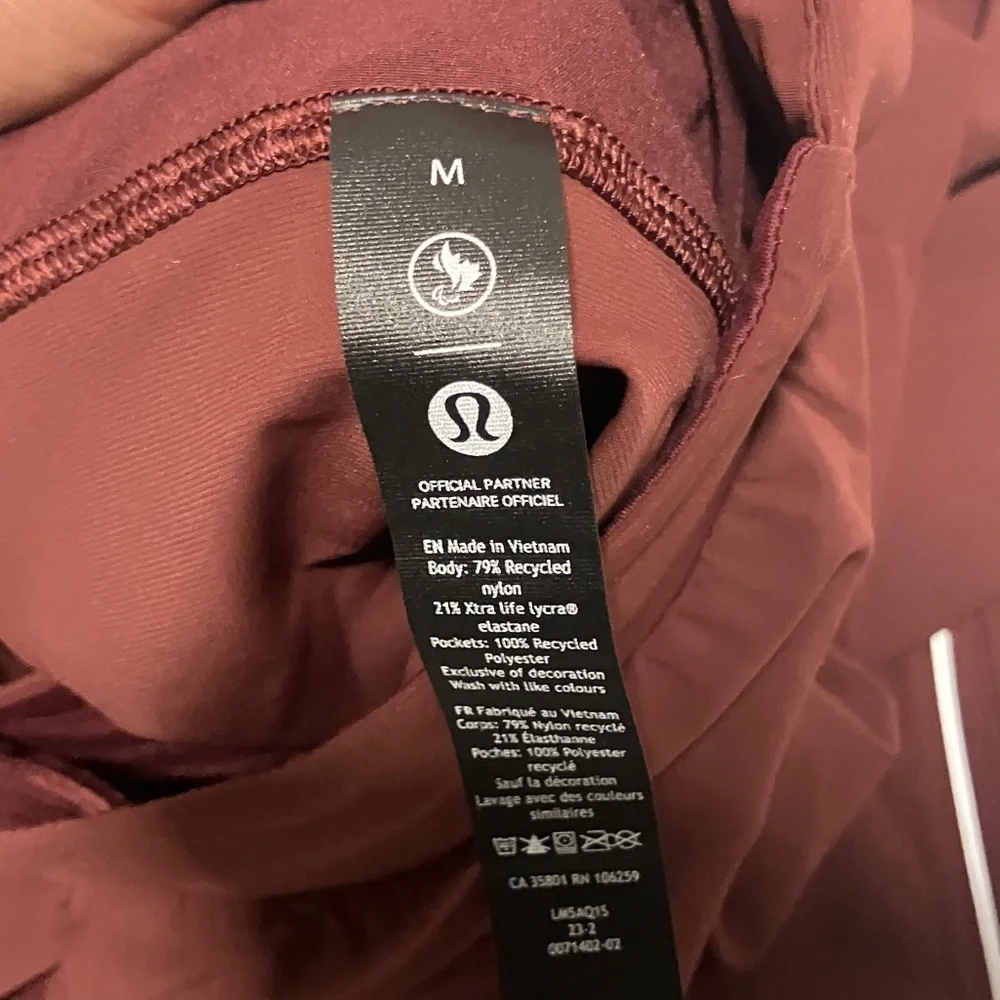 lululemon athletica Men's Maroon Joggers size medium Canada Olympics - Picture 9 of 10